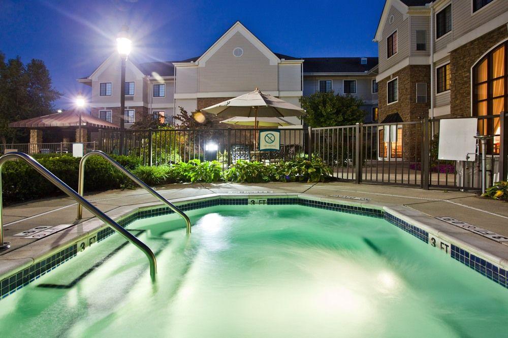 Staybridge Suites Detroit-Utica By Ihg Buitenkant foto