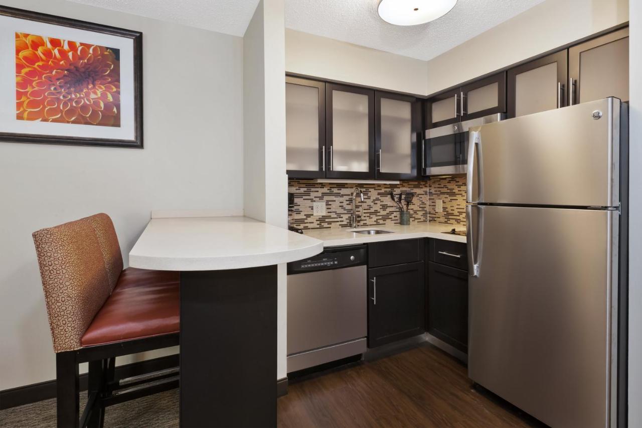 Staybridge Suites Detroit-Utica By Ihg Buitenkant foto