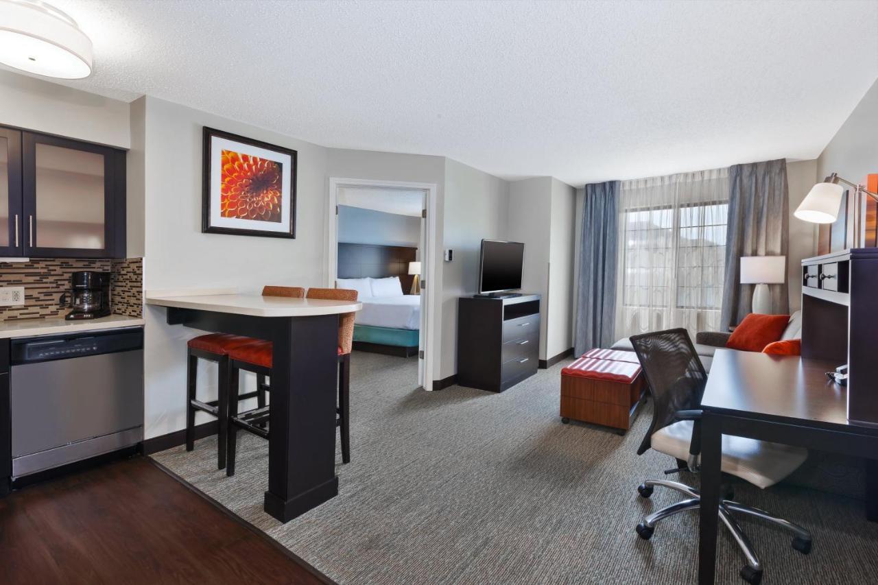 Staybridge Suites Detroit-Utica By Ihg Buitenkant foto